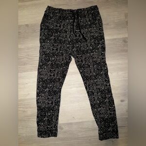 H&M Black and White Patterned Pants